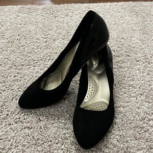 Business closed-toe heels!